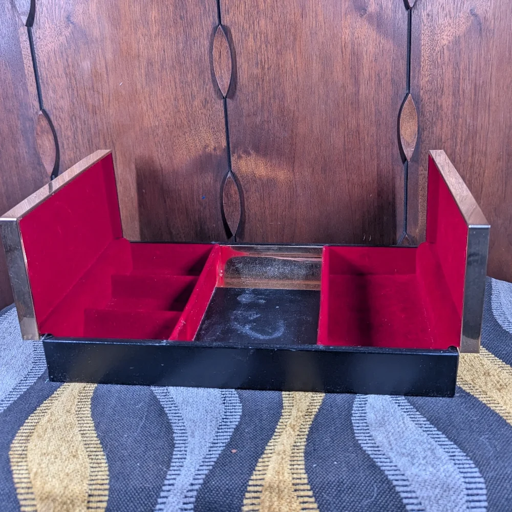 Vintage jewelry box